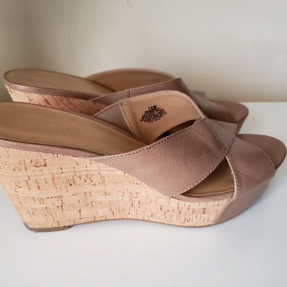 bandolino wedge heels